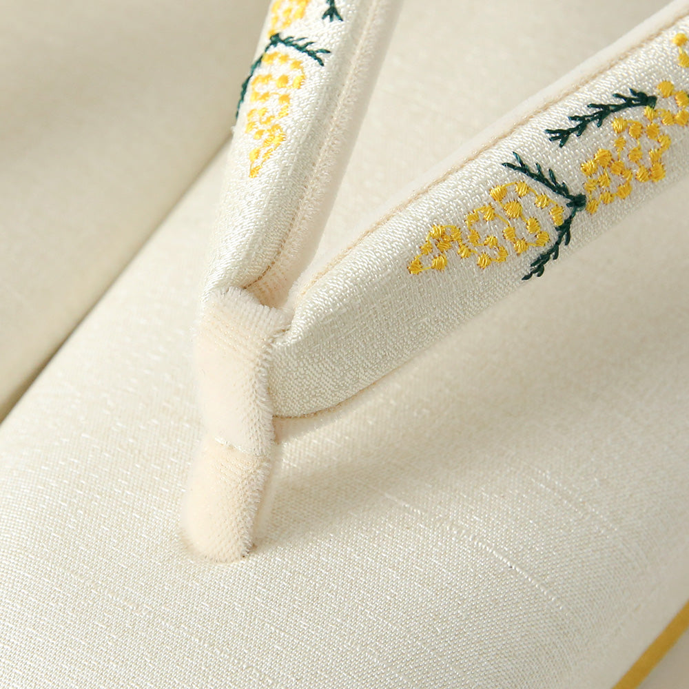 草履|ミモザ刺繡の草履|すなおモデル 岩佐オフィシャルショップ<フォーマルバッグ・和装バッグ・草履>【公式サイト】