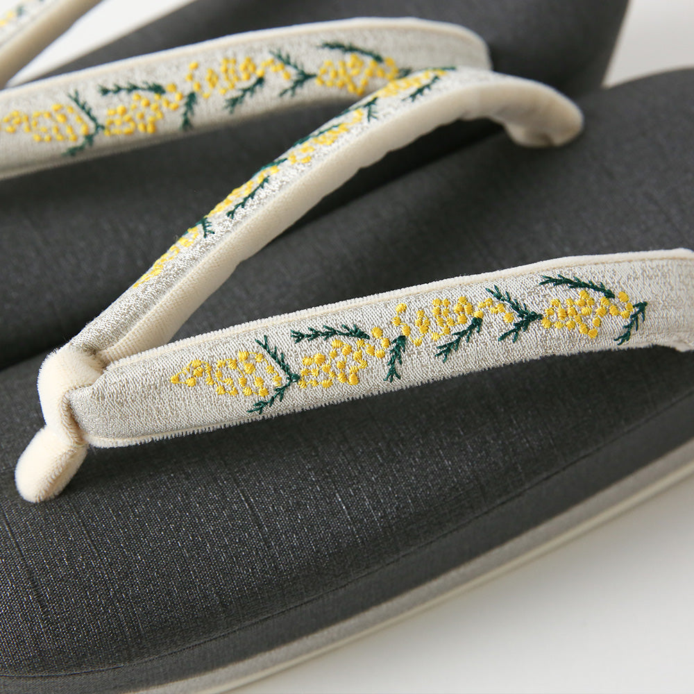 草履|ミモザ刺繡の草履|すなおモデル 岩佐オフィシャルショップ<フォーマルバッグ・和装バッグ・草履>【公式サイト】