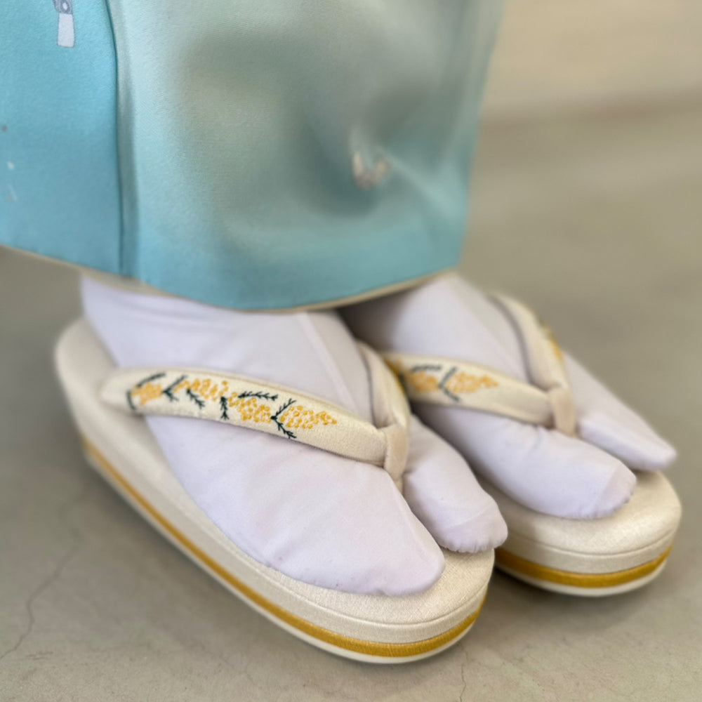 草履|ミモザ刺繡の草履|すなおモデル