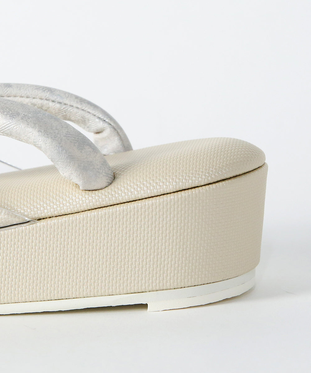 草履|きちんとした日にも履ける雨草履