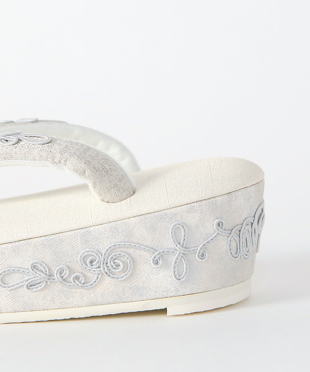 草履|コード刺繍デザイン