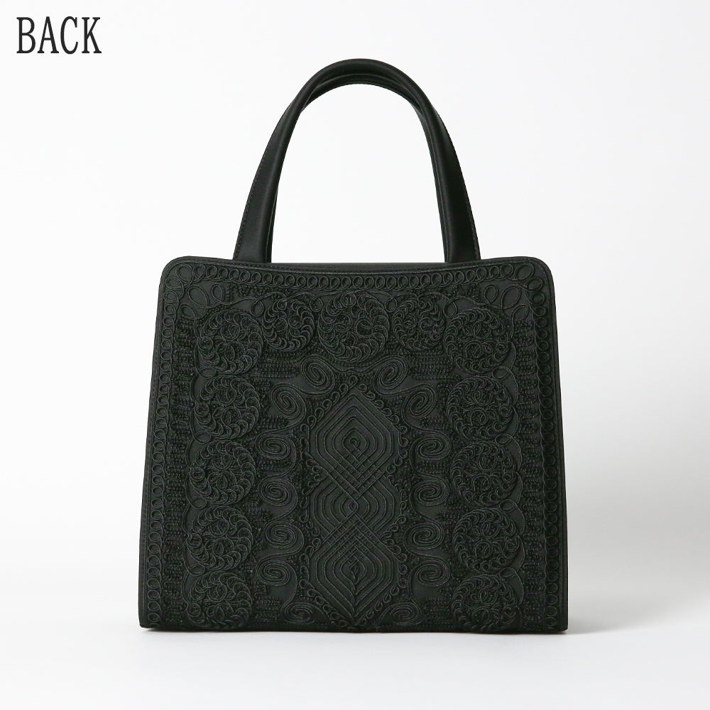 インナーマグネットコード刺繍トート型フォーマルバッグ