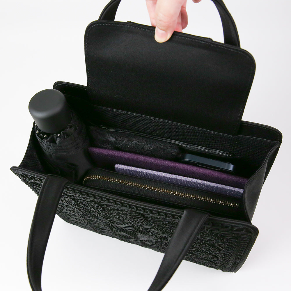 インナーマグネットコード刺繍トート型フォーマルバッグ