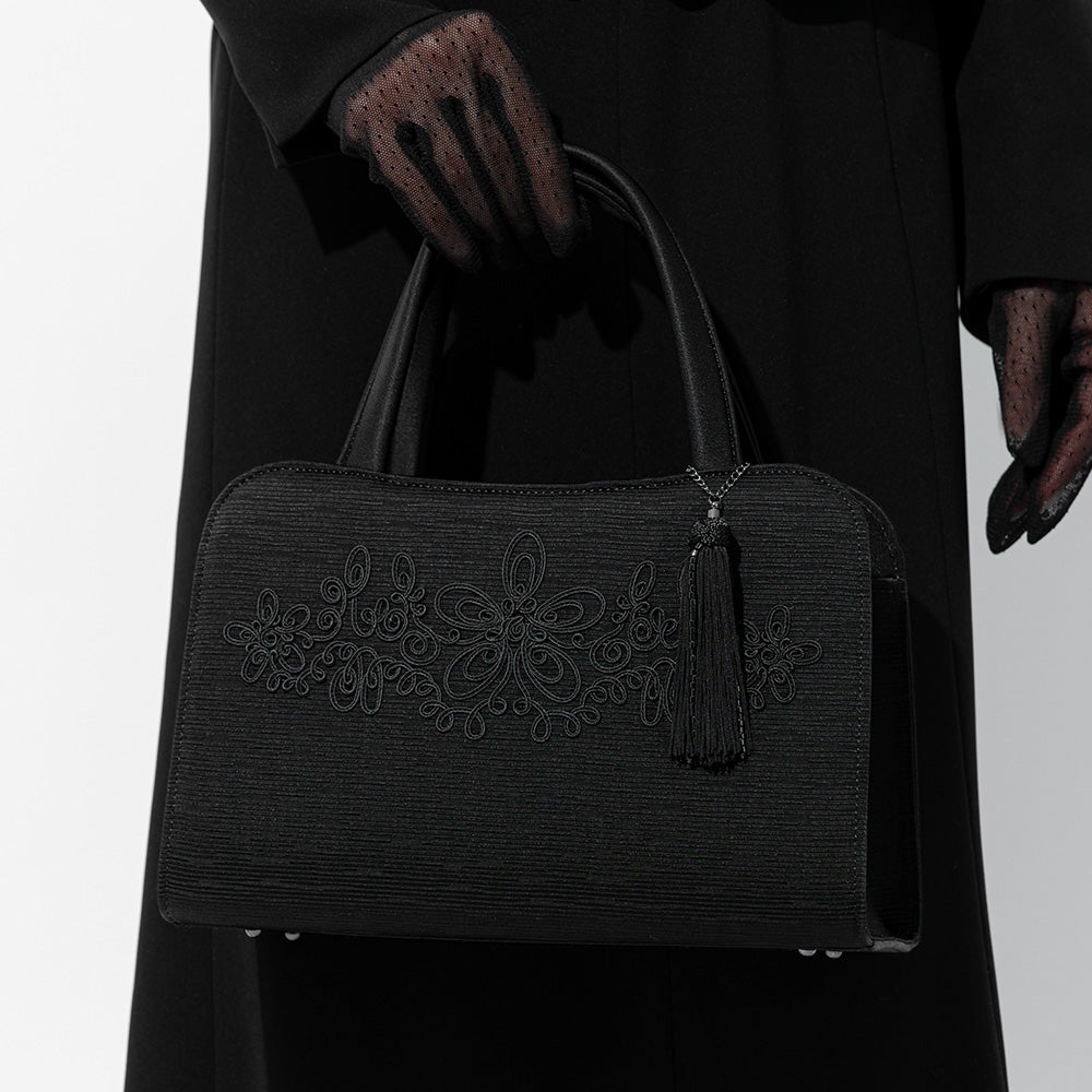 タッセル付き米沢織トート型フォーマルバッグ 岩佐オフィシャルショップ<フォーマルバッグ・和装バッグ・草履>【公式サイト】