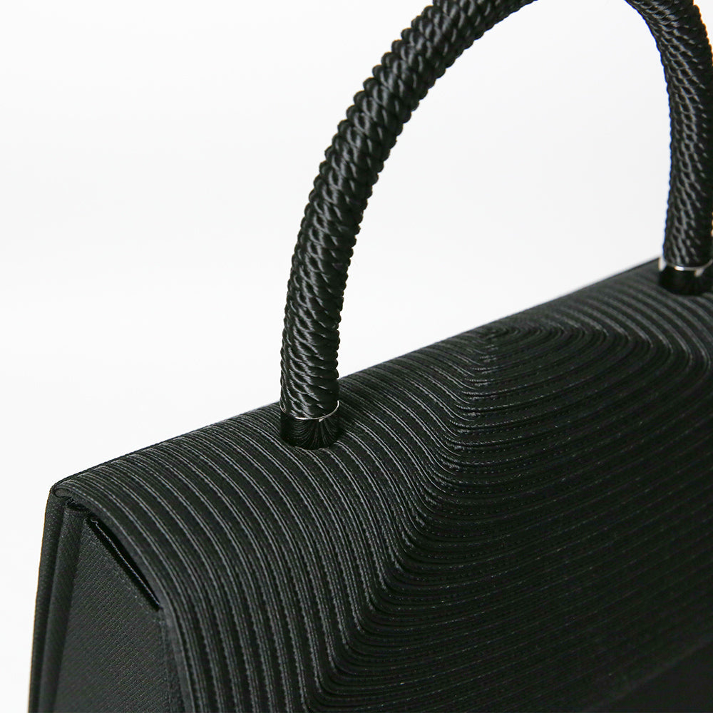 YUMI KATSURA|コード刺繍ブラックフォーマルバッグ 岩佐オフィシャルショップ<フォーマルバッグ・和装バッグ・草履>【公式サイト】