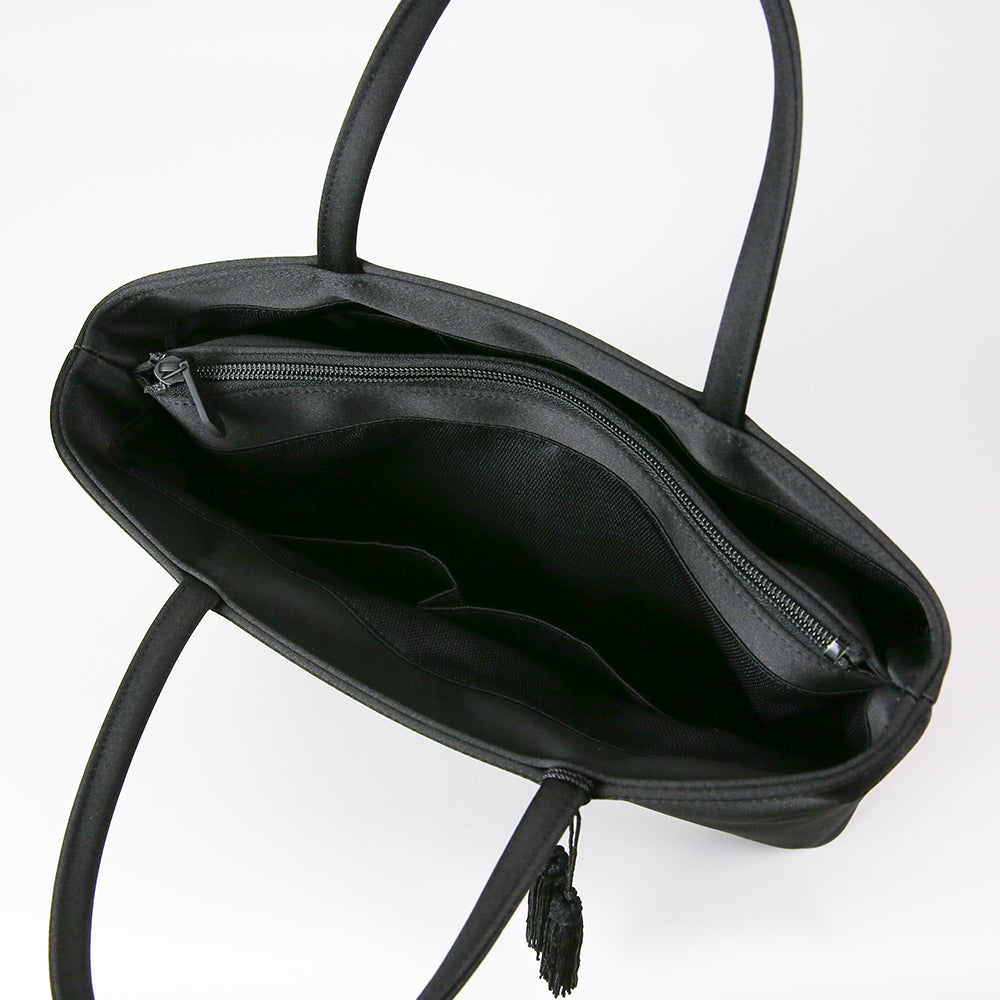 タッセル付き三室構造トートバッグ