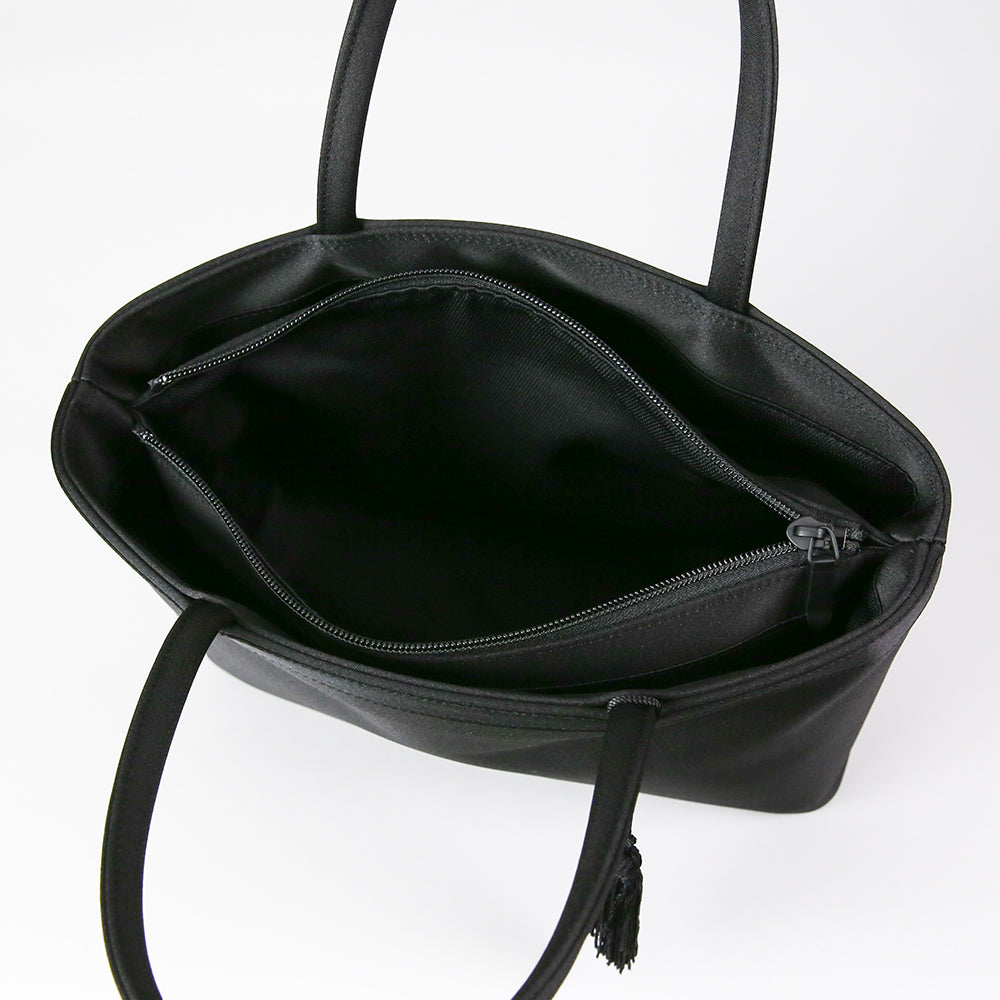 タッセル付き三室構造トートバッグ