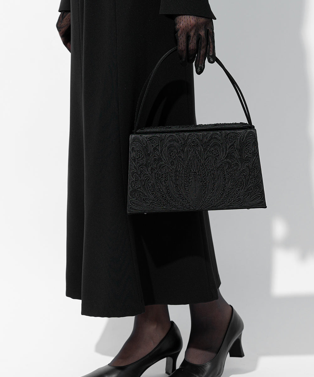 コード刺繍上部開閉フォーマルバッグ