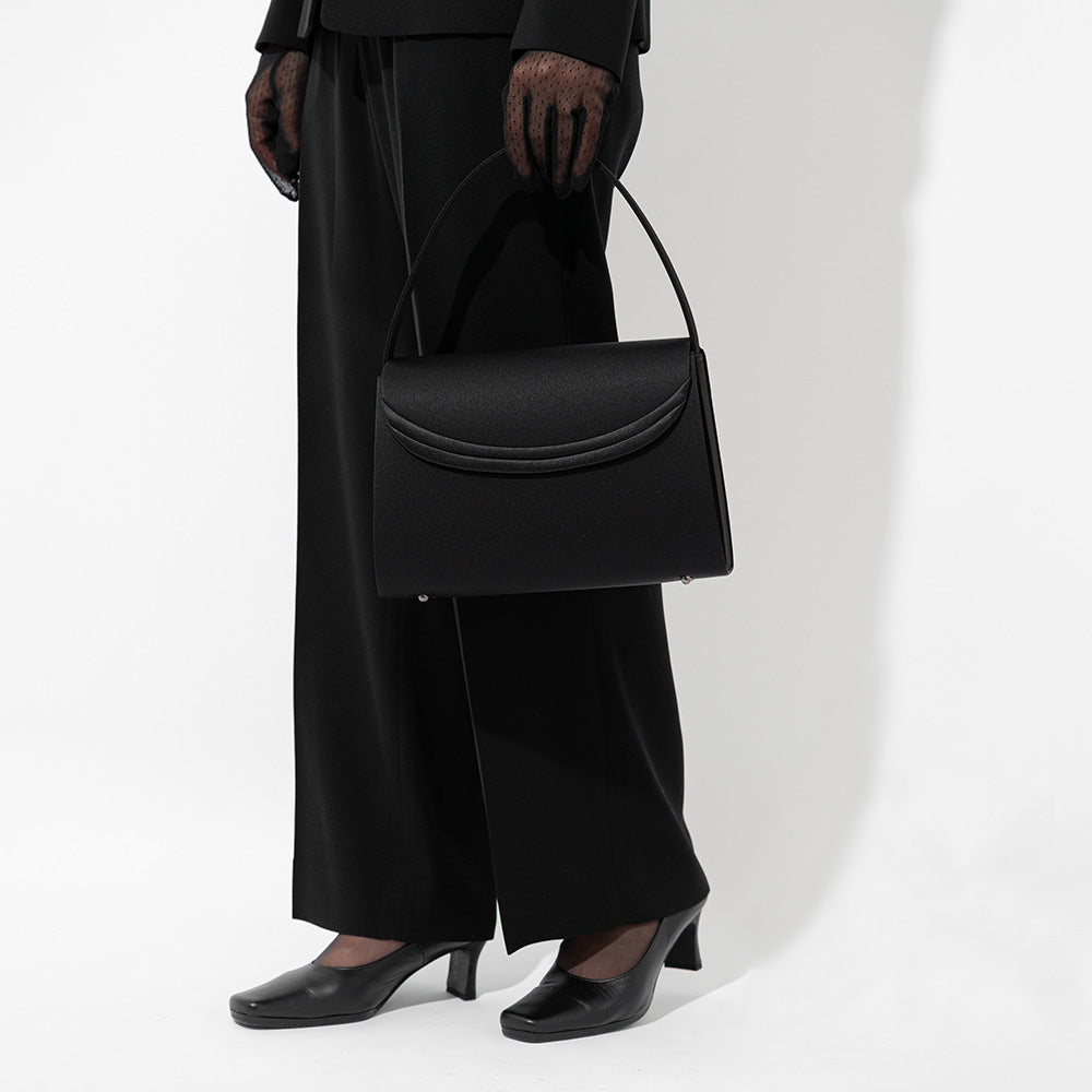 Satin switching formal bag with built-in magnet
