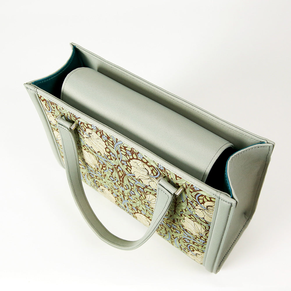 Carre pin panel