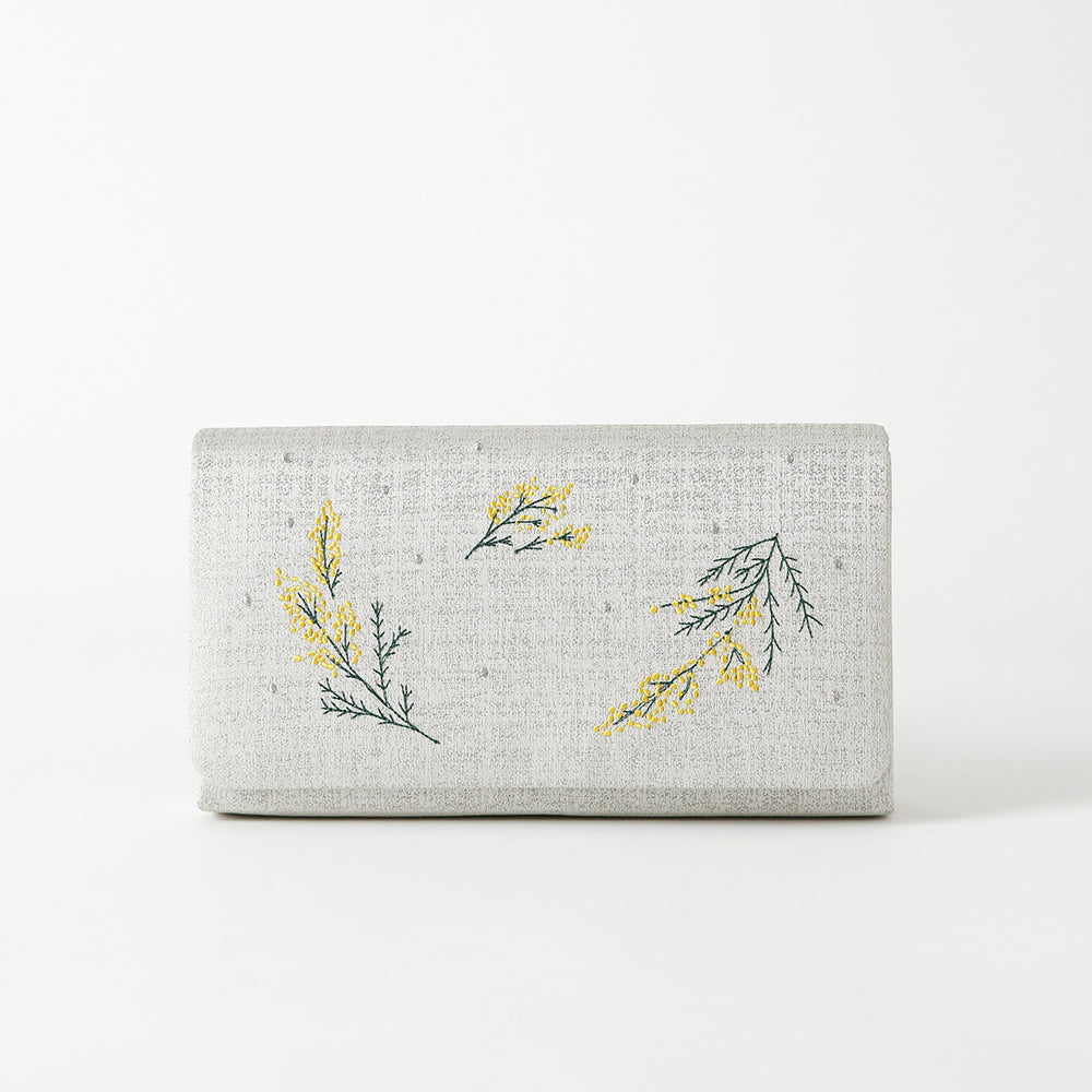 ミモザ刺繍のクラッチバッグ|すなおモデル