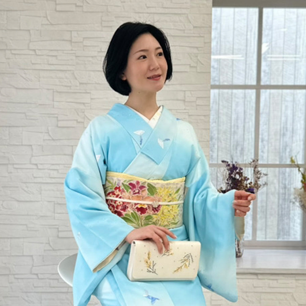 ミモザ刺繍のクラッチバッグ|すなおモデル