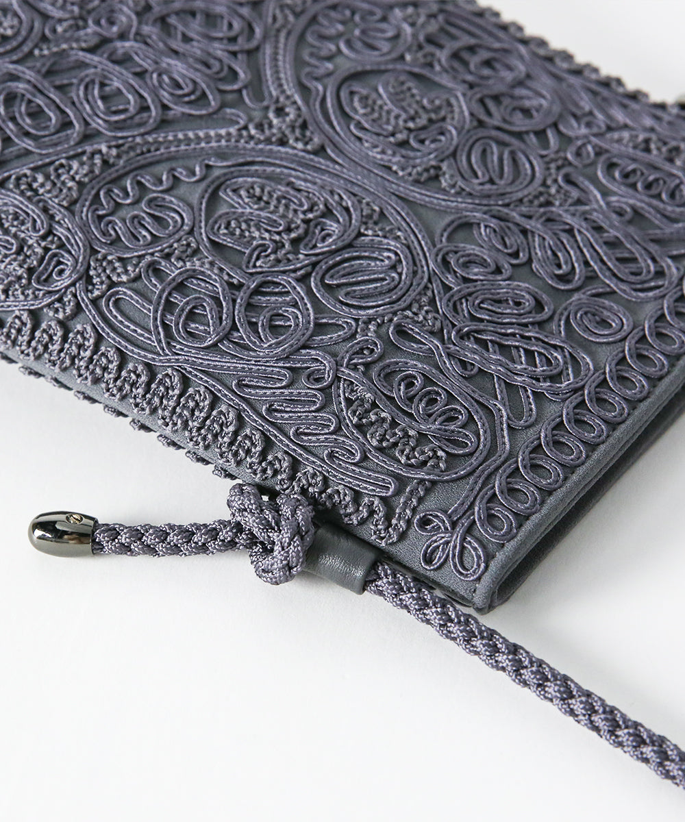 コード刺繍ポシェット
