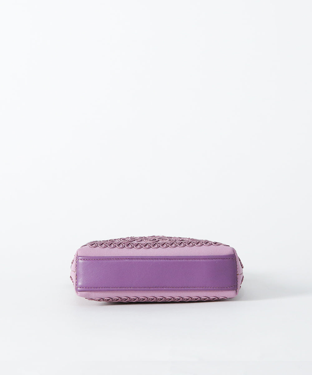 コード刺繍ポシェット