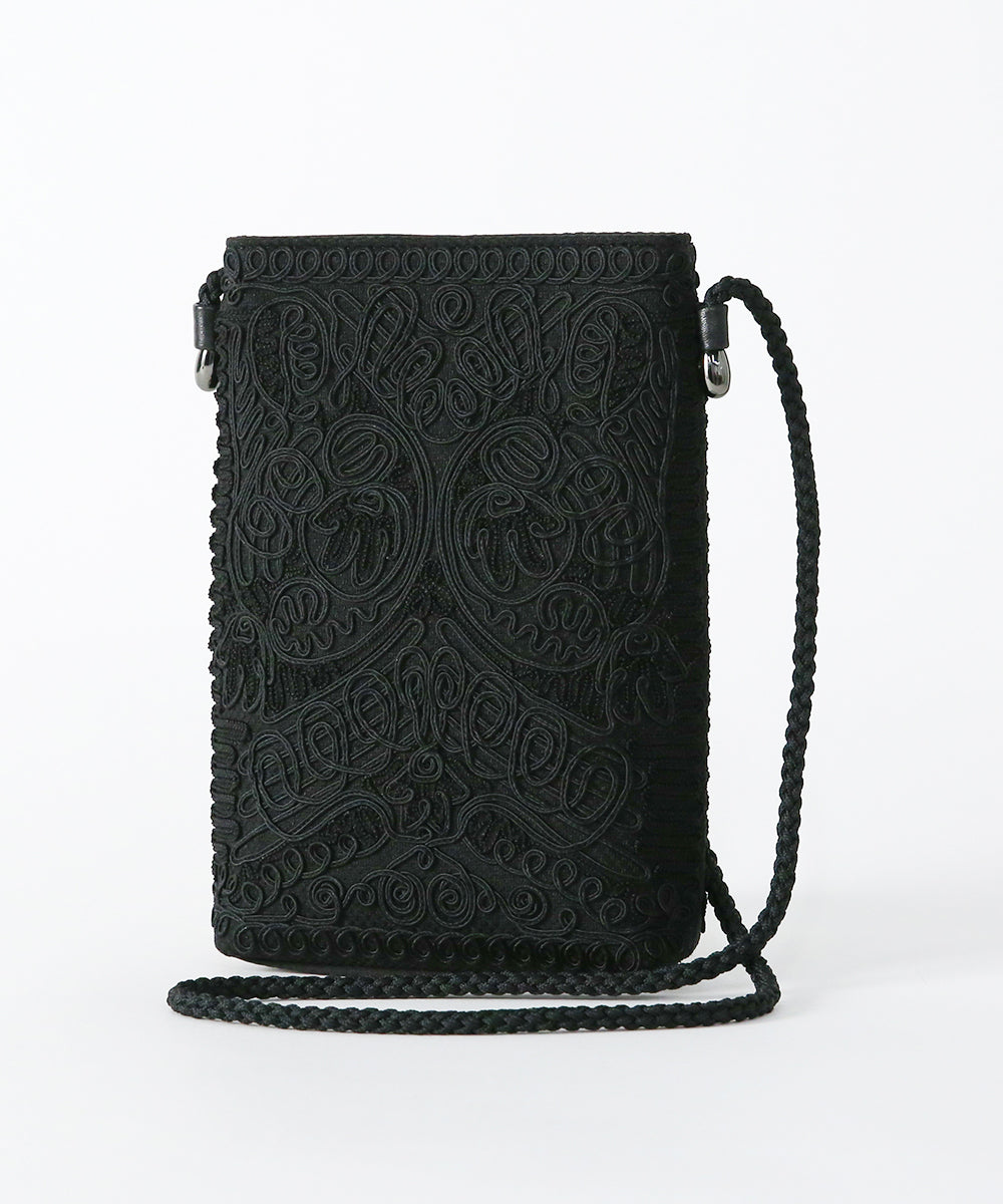 コード刺繍ポシェット