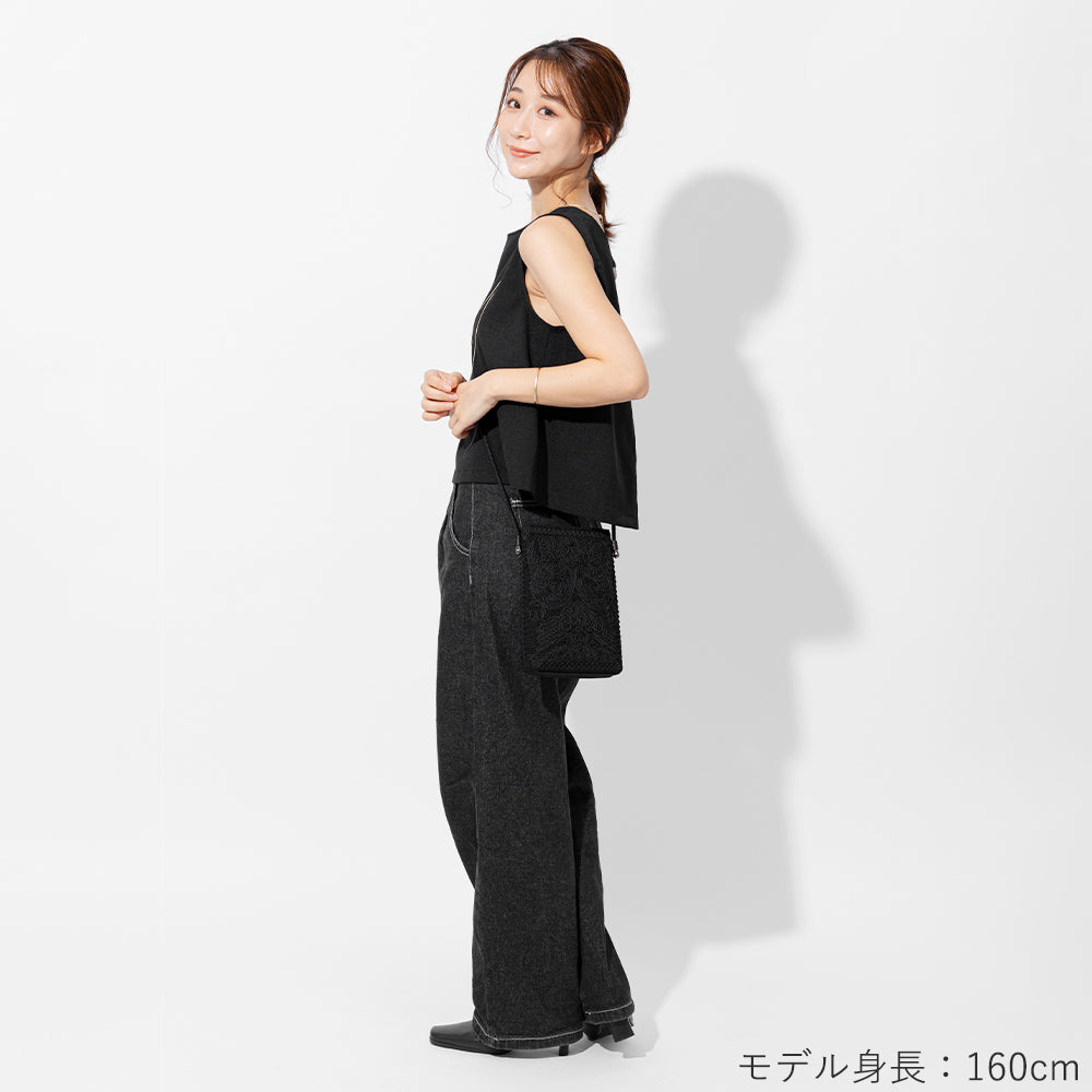 コード刺繍ポシェット