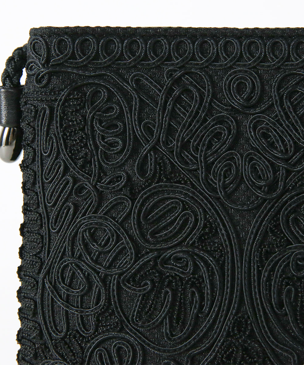 コード刺繍ポシェット