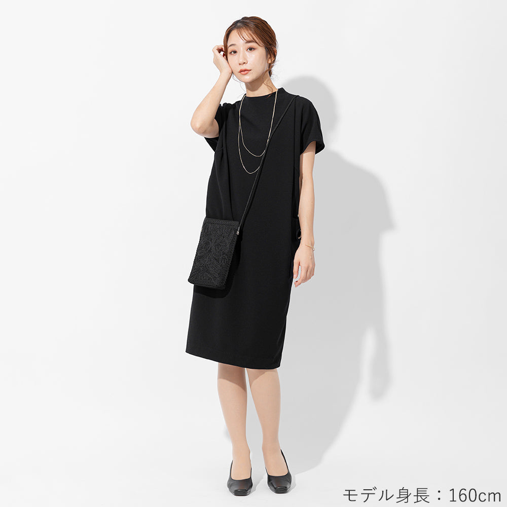 コード刺繍ポシェット