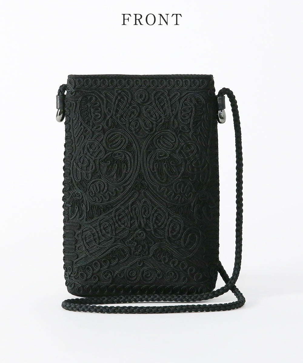 コード刺繍ポシェット