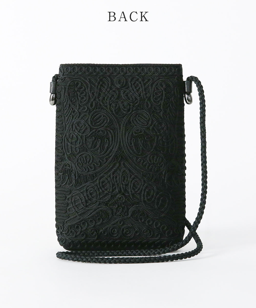 コード刺繍ポシェット