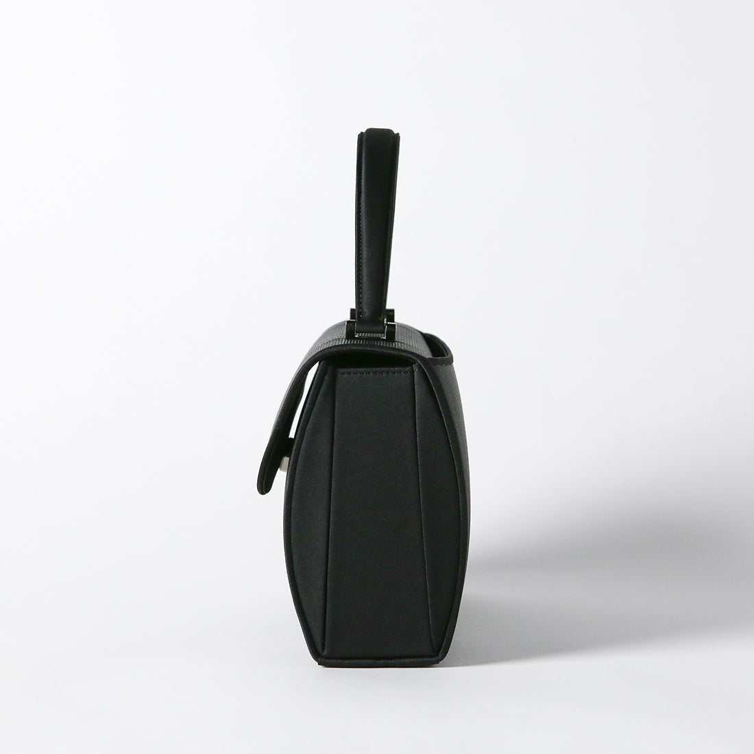 ホースヘアパイピングフォーマルバッグ