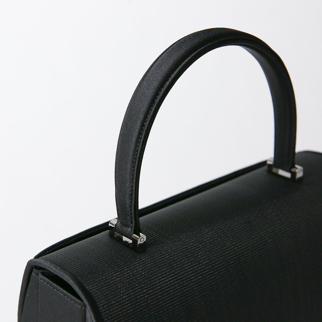 ホースヘアパイピングフォーマルバッグ