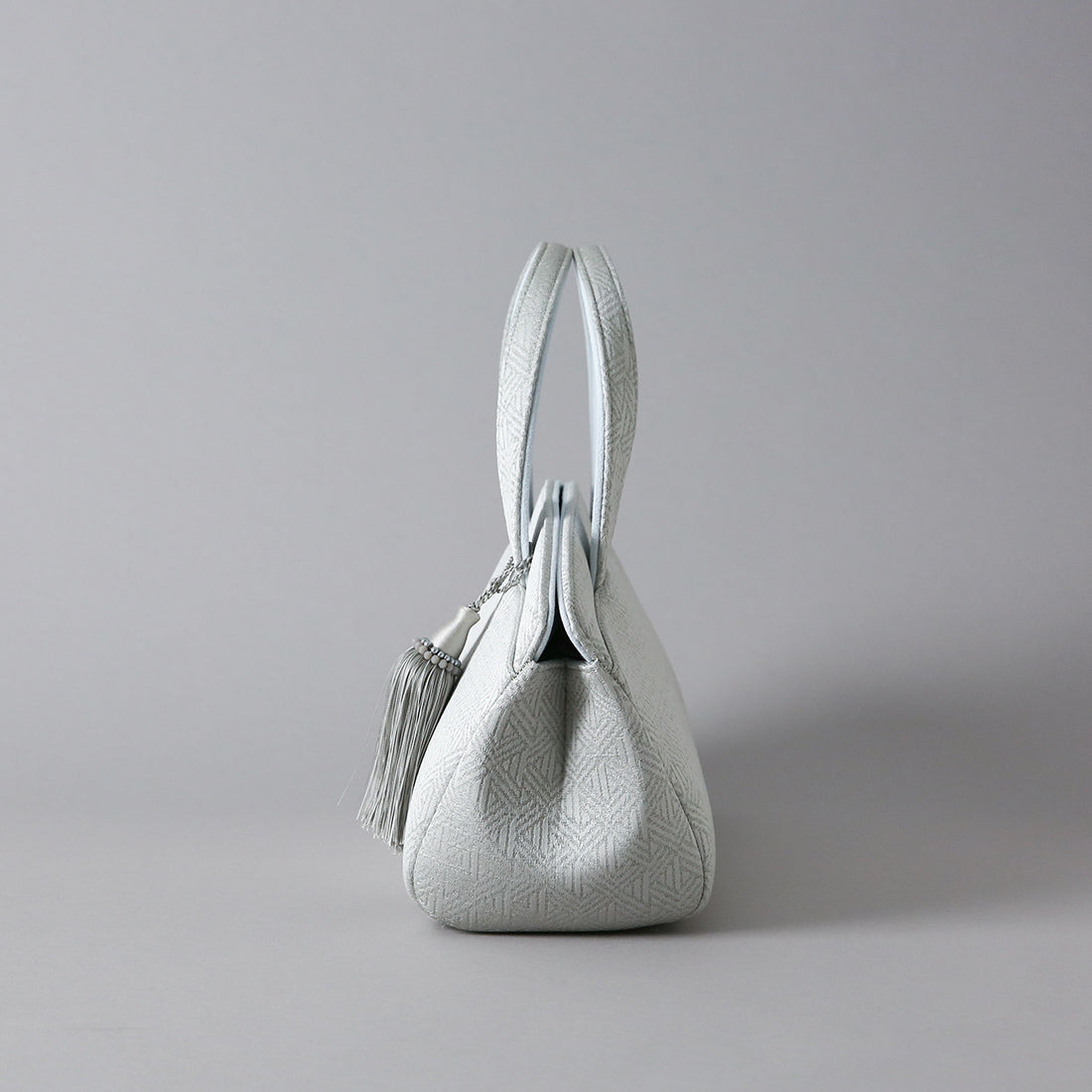 シェル プラチナム【美しい所作をさり気なくサポートしてくれるバッグ‐LOW-】