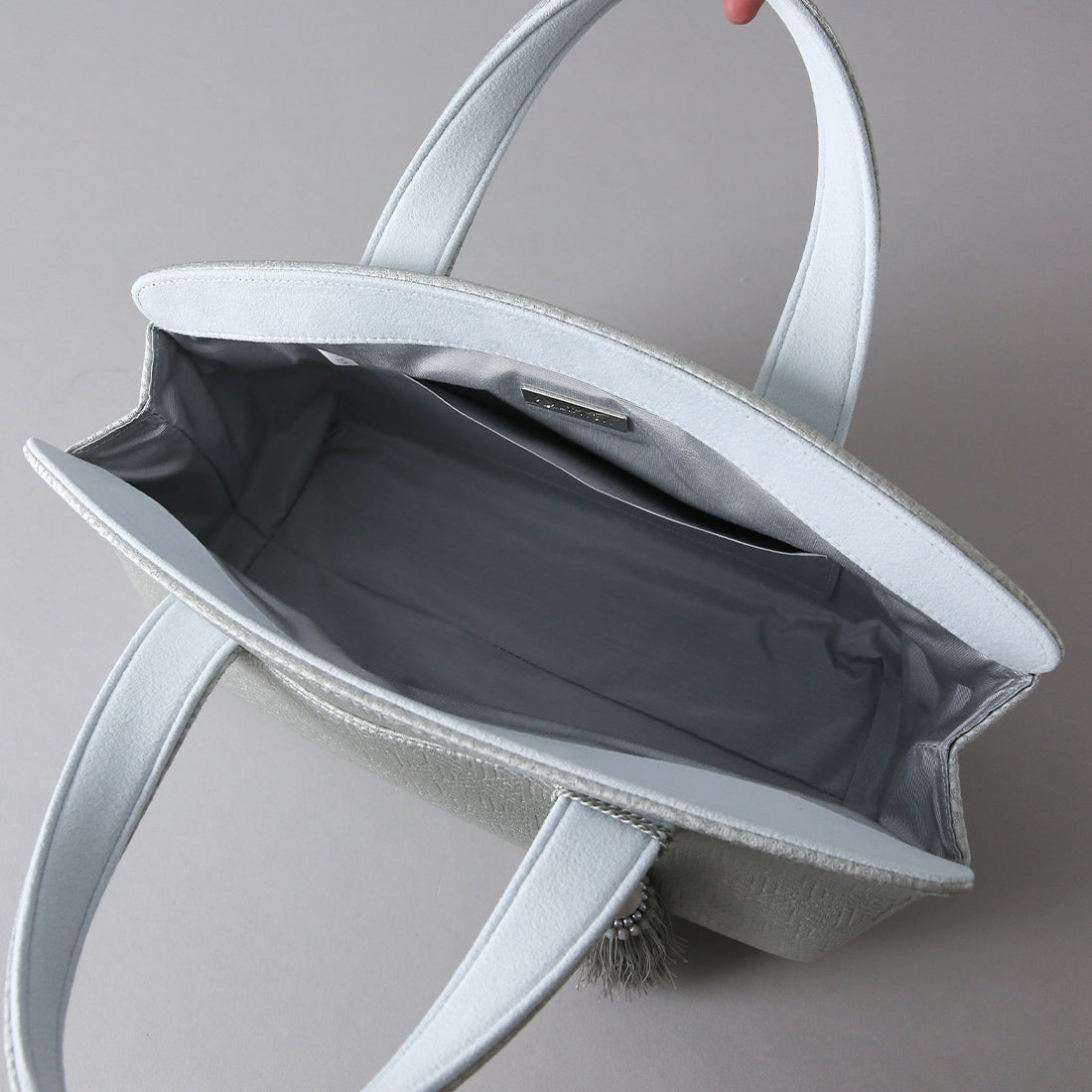 シェル プラチナム【美しい所作をさり気なくサポートしてくれるバッグ‐LOW-】