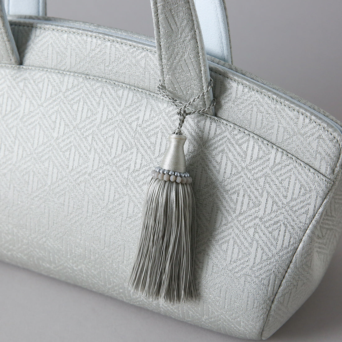 シェル プラチナム【美しい所作をさり気なくサポートしてくれるバッグ‐LOW-】