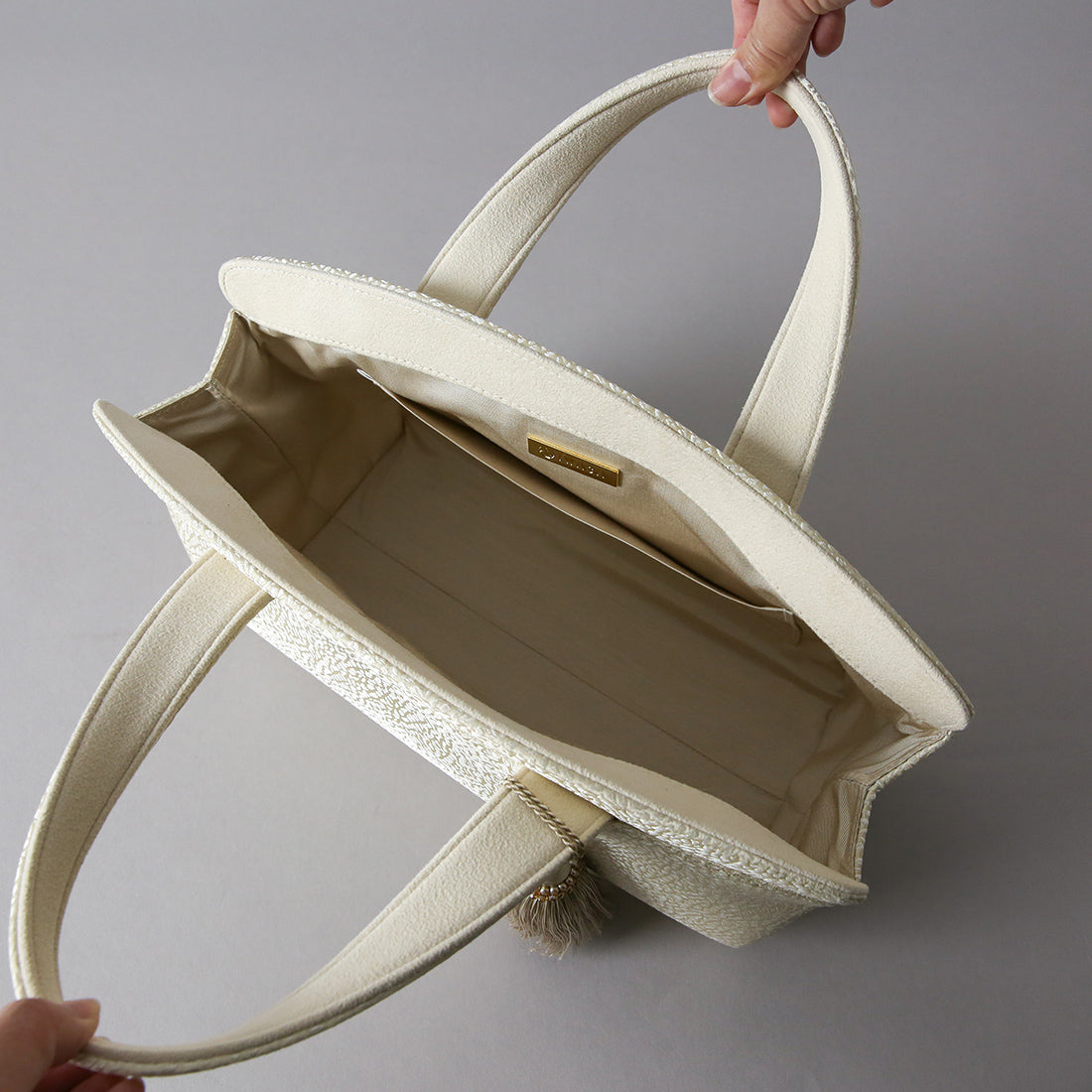 シェル エルシア【美しい所作をさり気なくサポートしてくれるバッグ‐LOW-】