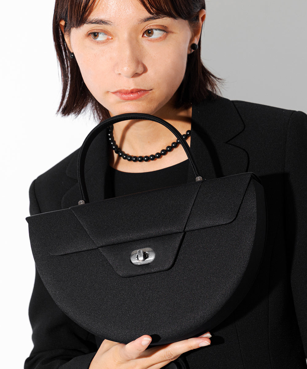 ハーフ・ムーン ノワール