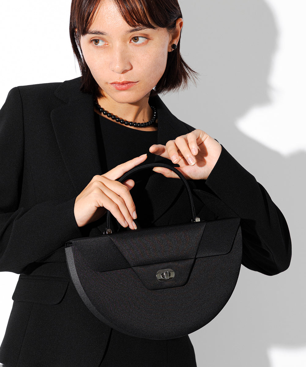 ハーフ・ムーン ノワール