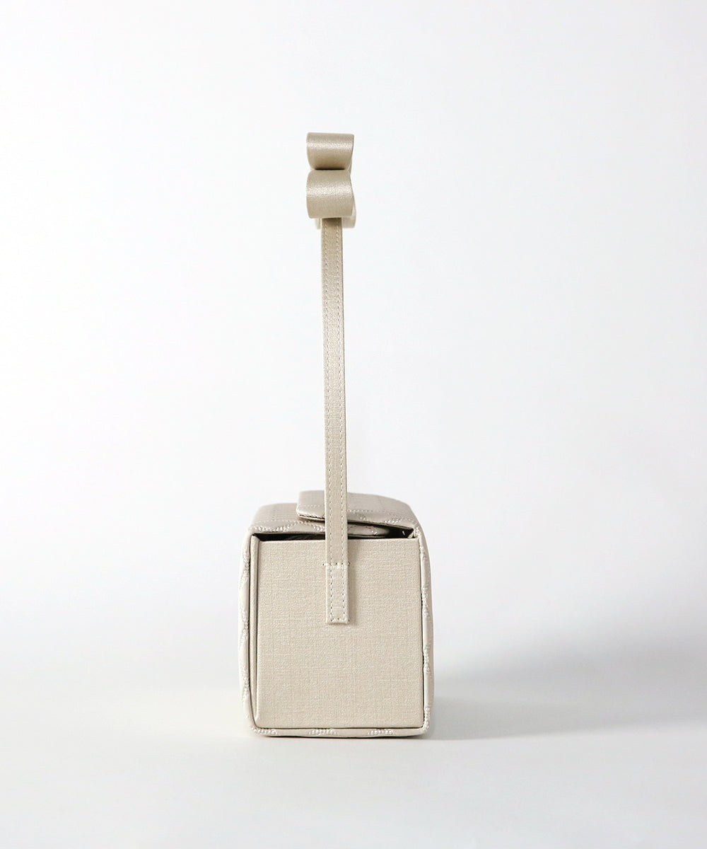 リボンハンドルスクエアバッグ