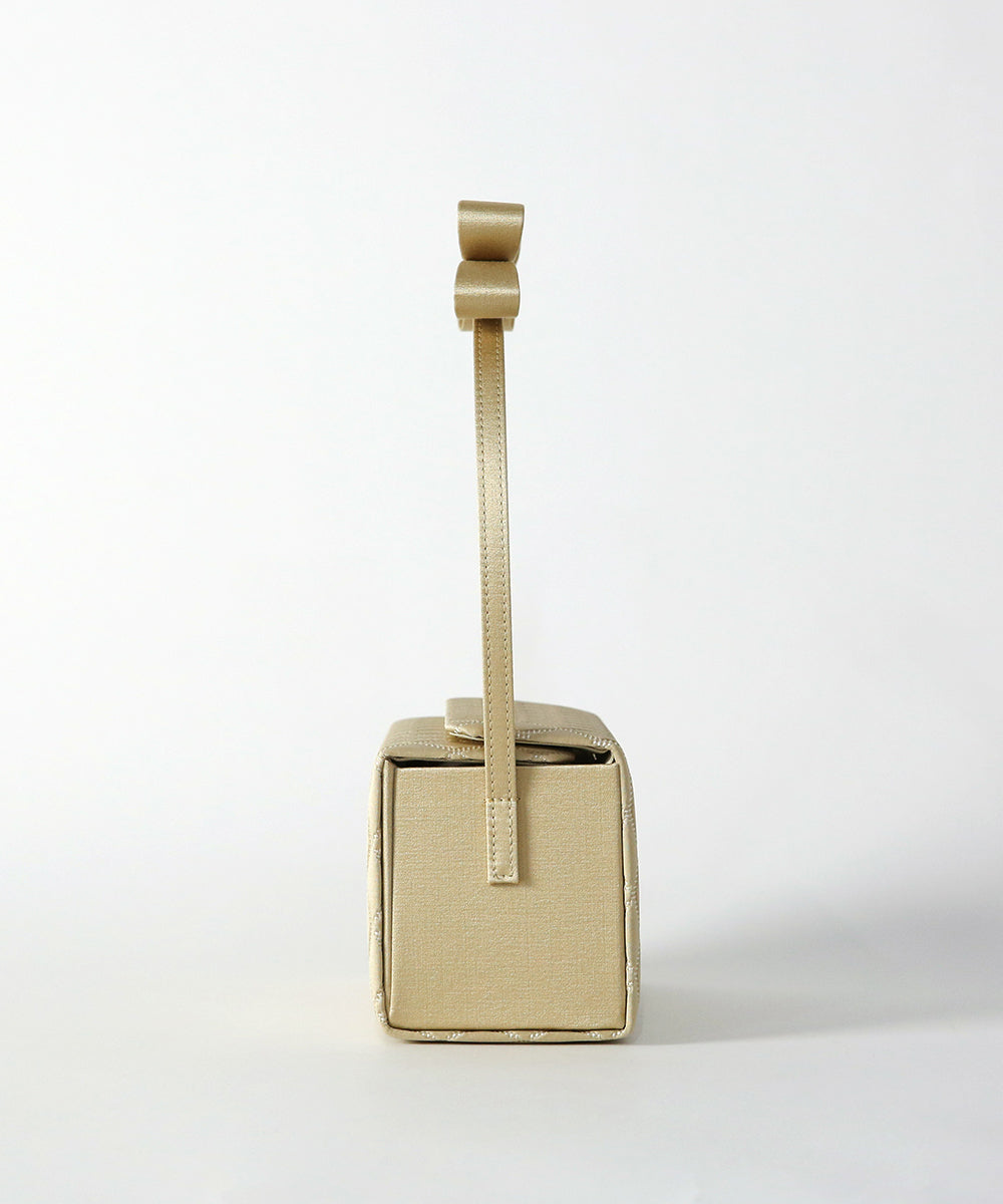 リボンハンドルスクエアバッグ