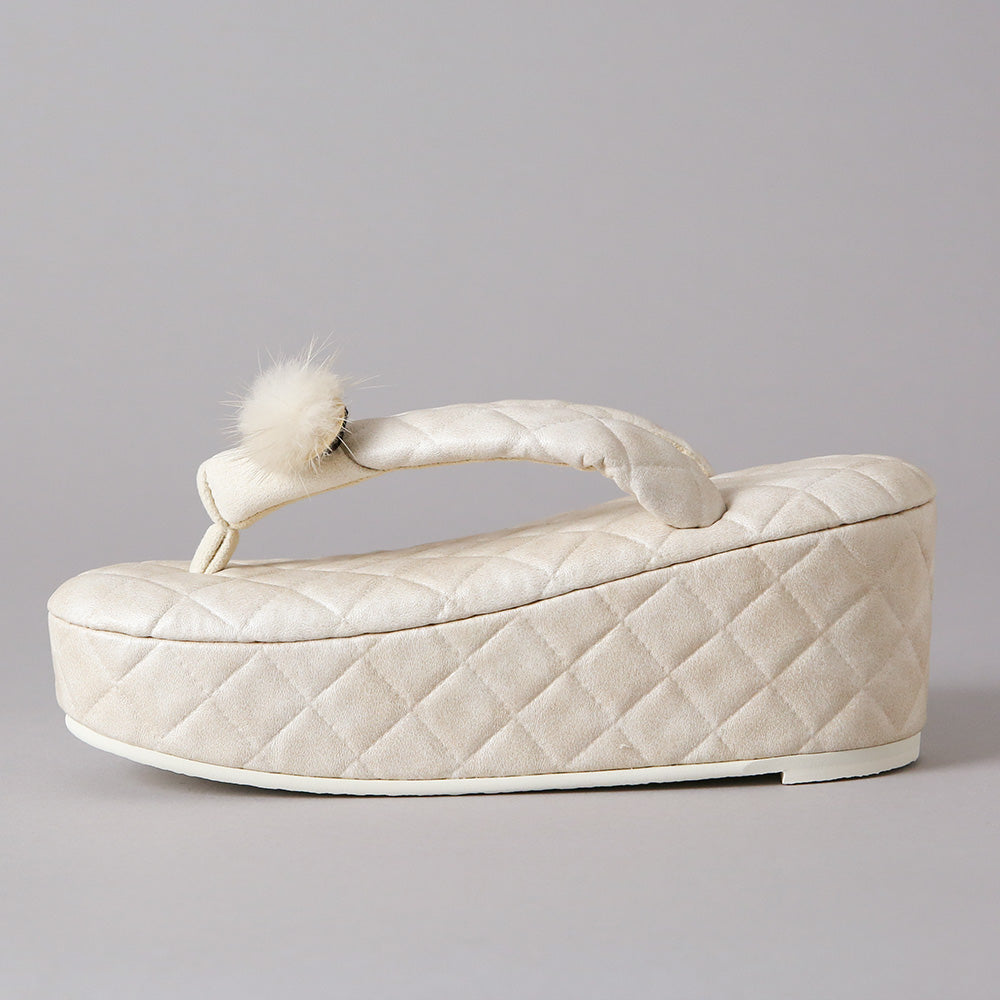 ポケット草履 キルト(アイボリー)|小砂モデル 岩佐オフィシャルショップ<フォーマルバッグ・和装バッグ・草履>【公式サイト】