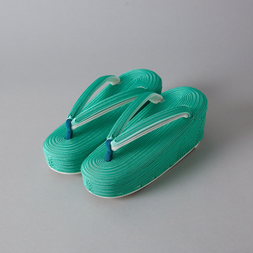 即納品|コード刺繍草履|小砂モデル