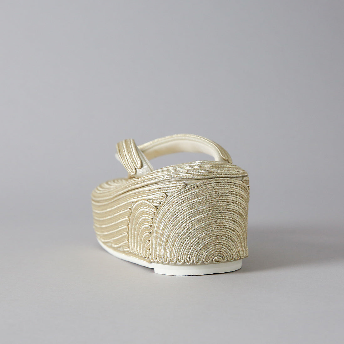 Lサイズ即納品|コード刺繍草履|小砂モデル