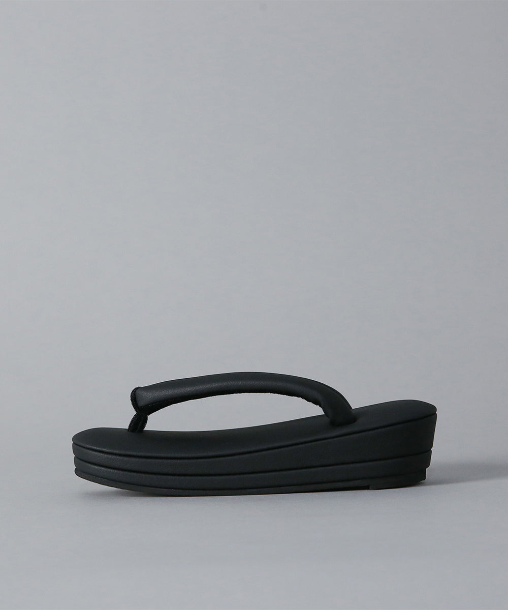 ``Easy to walk'' mourning sandals