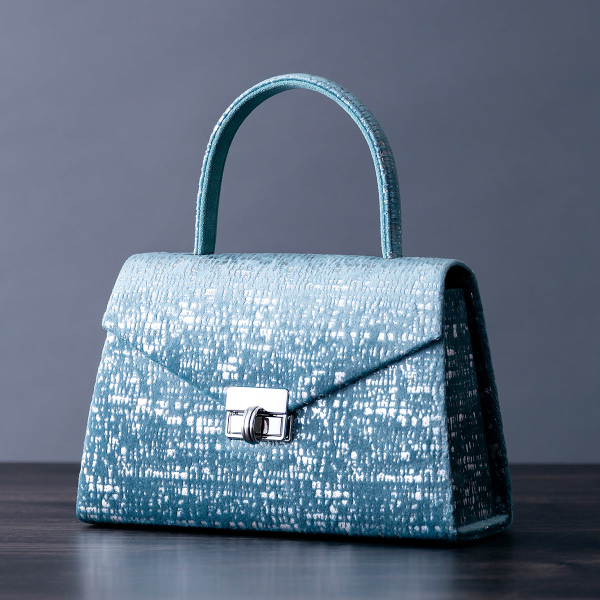 Belinda(ベリンダ) 岩佐オフィシャルショップ<フォーマルバッグ・和装バッグ・草履>【公式サイト】