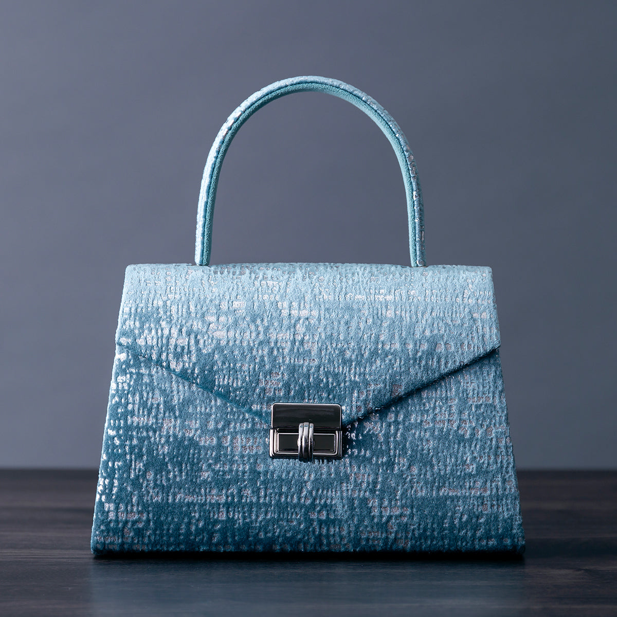 Belinda(ベリンダ) 岩佐オフィシャルショップ<フォーマルバッグ・和装バッグ・草履>【公式サイト】