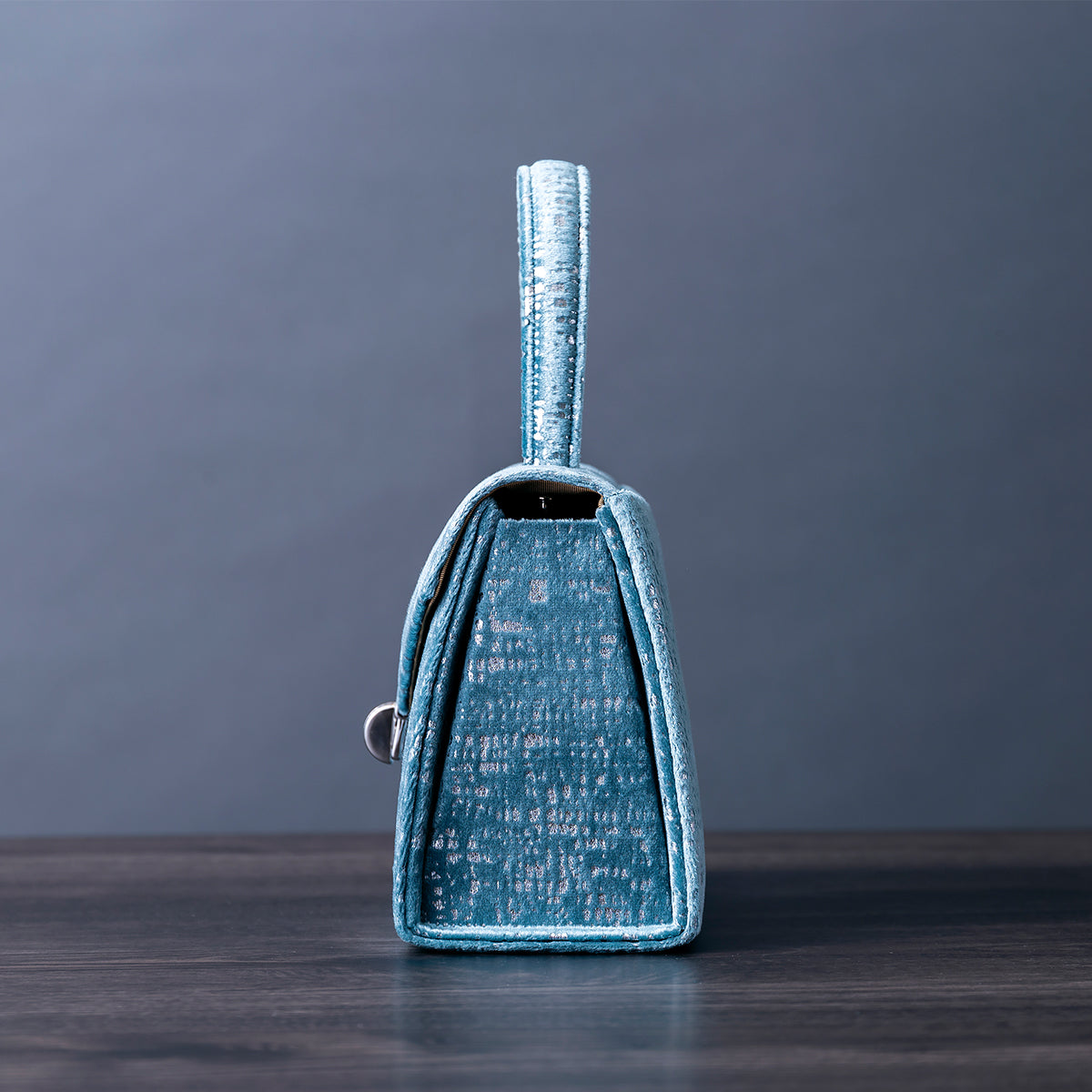 Belinda(ベリンダ) 岩佐オフィシャルショップ<フォーマルバッグ・和装バッグ・草履>【公式サイト】