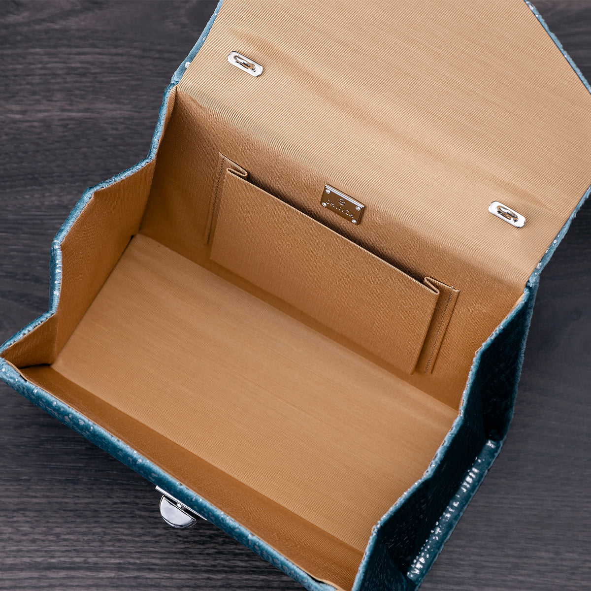 Belinda(ベリンダ) 岩佐オフィシャルショップ<フォーマルバッグ・和装バッグ・草履>【公式サイト】