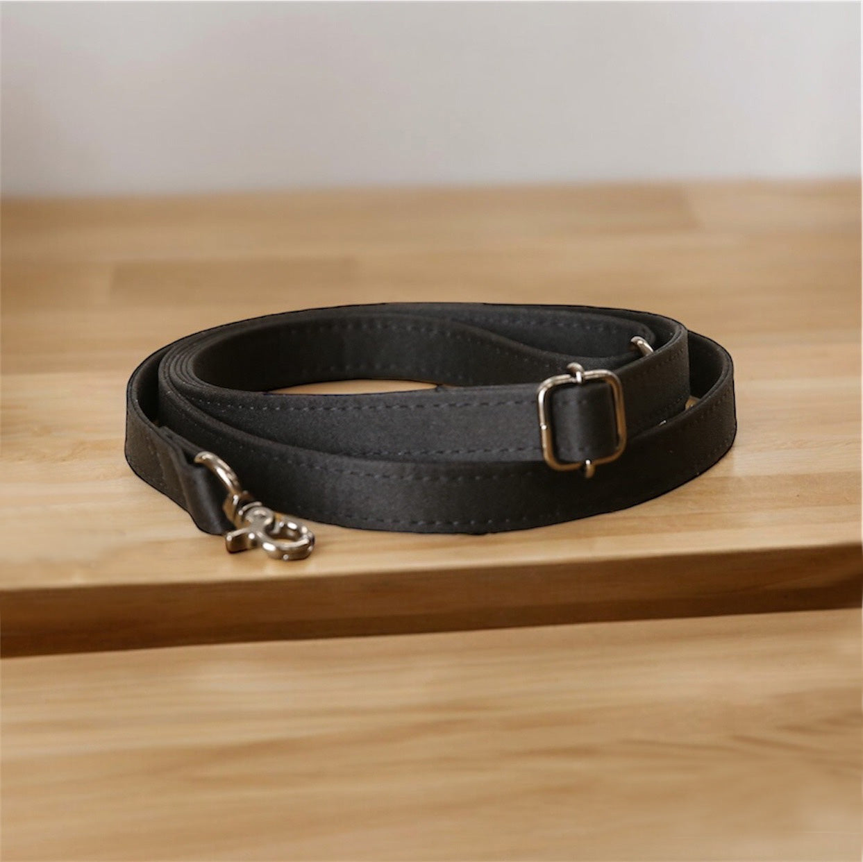 コード刺繍ショルダースクエアバッグ