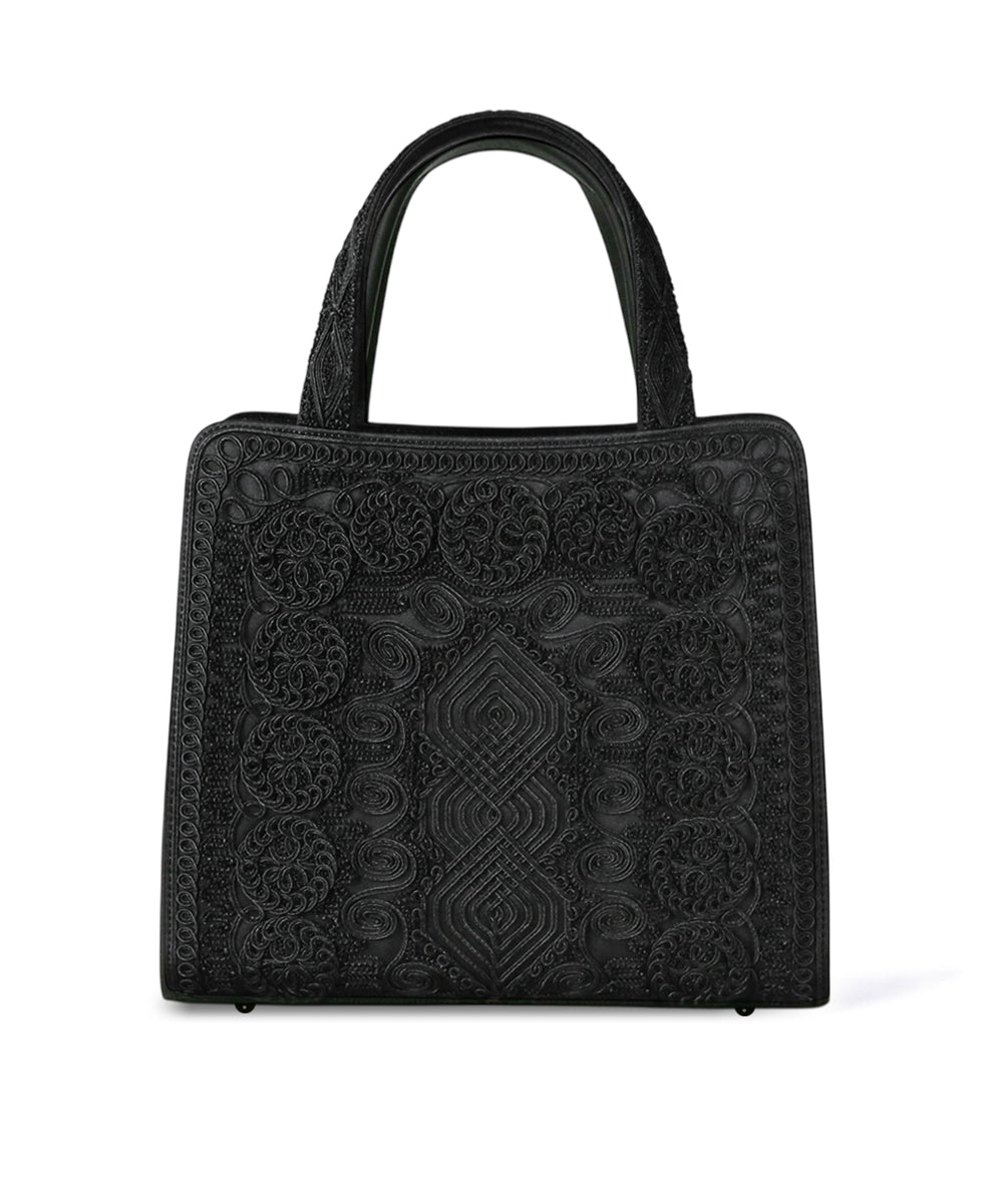 インナーマグネット全面コード刺繍トート型フォーマルバッグ