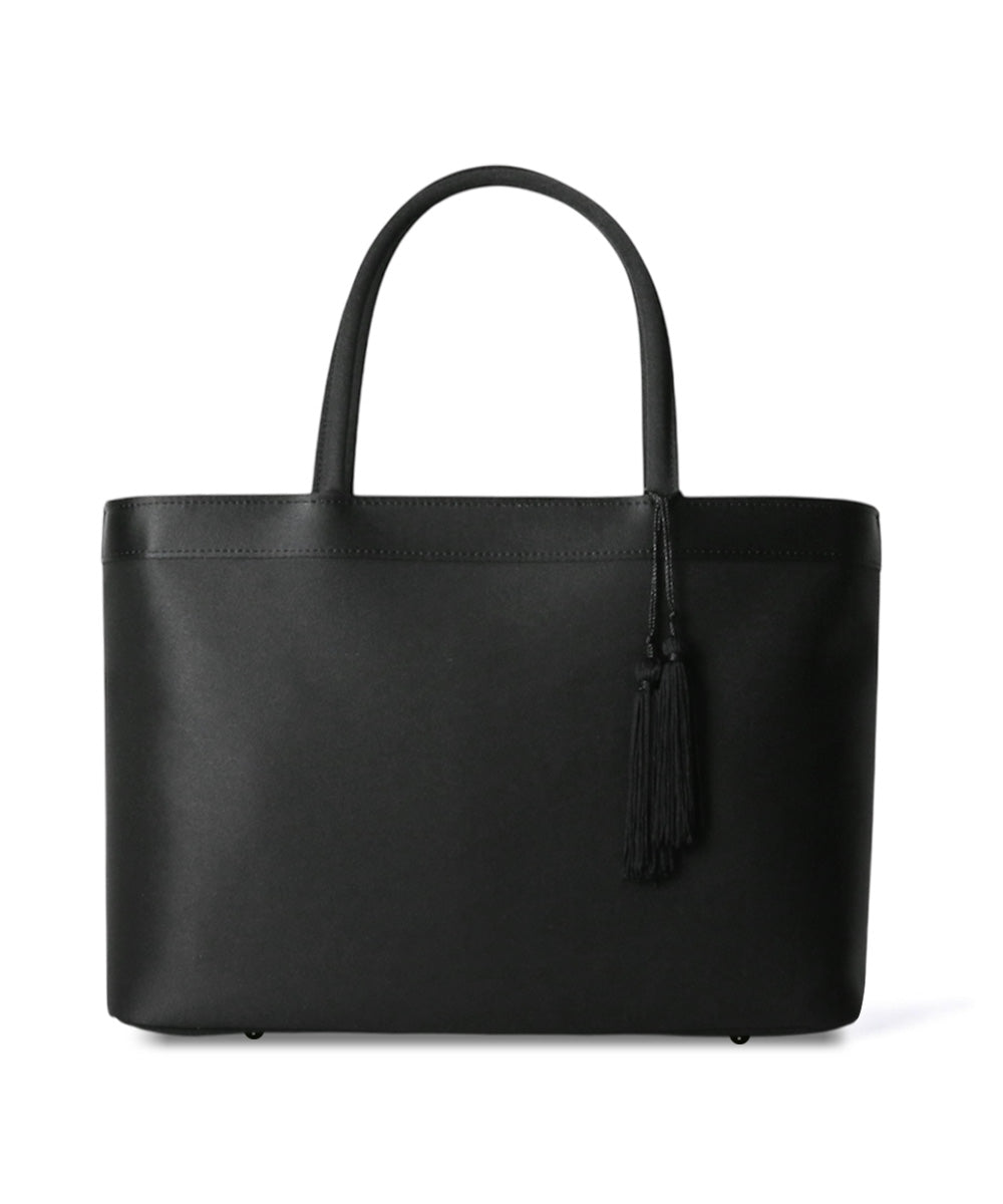タッセル付き三室構造トートバッグ