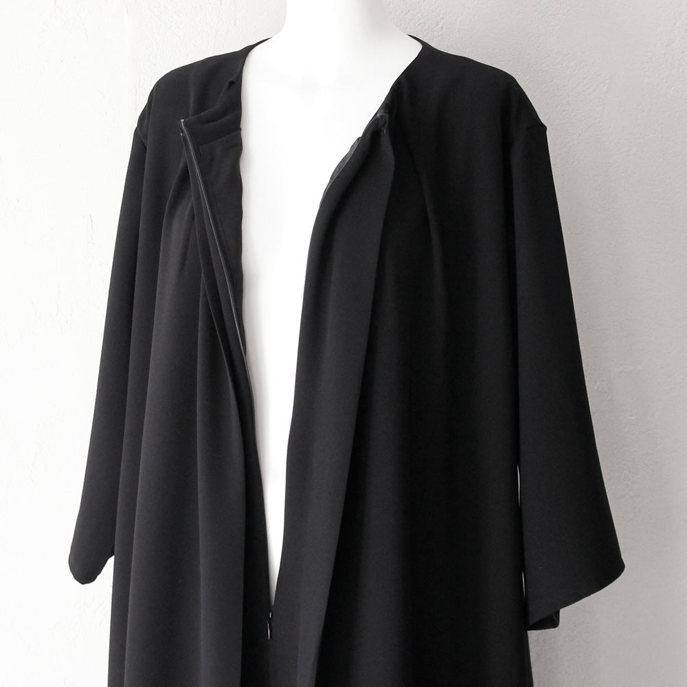 タックデザインゆったり前開きワンピース