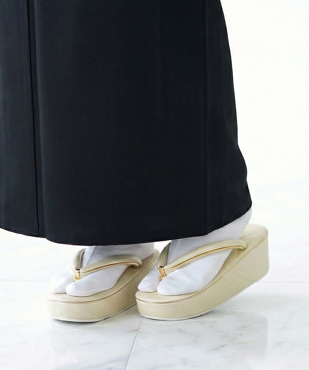 草履｜ゴールドラインが映えるモダンな格子柄