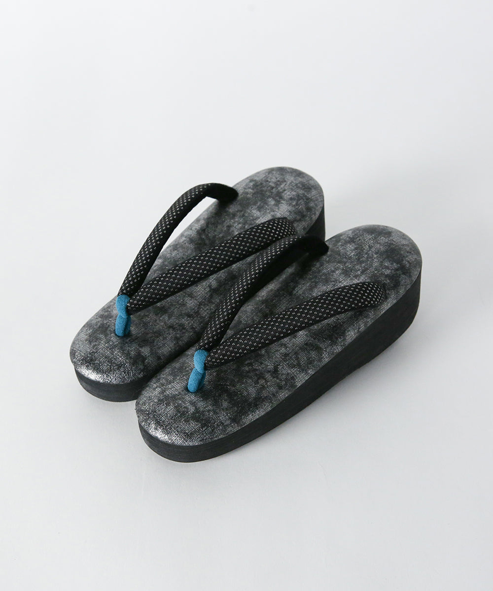 草履｜IWASA×カレンブロッソ　ぼかし柄　博多織鼻緒（ブラック）