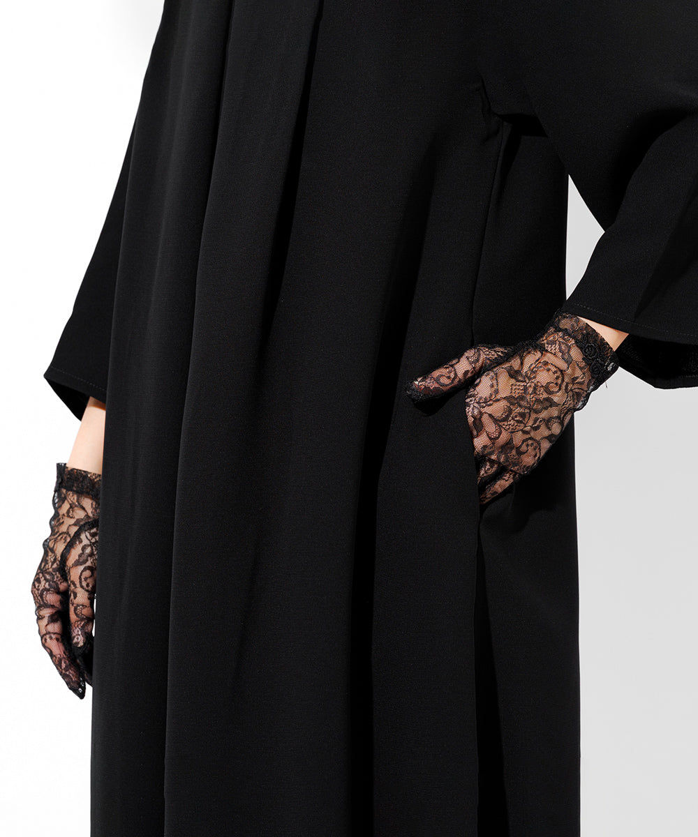 タックデザインゆったり前開きワンピース