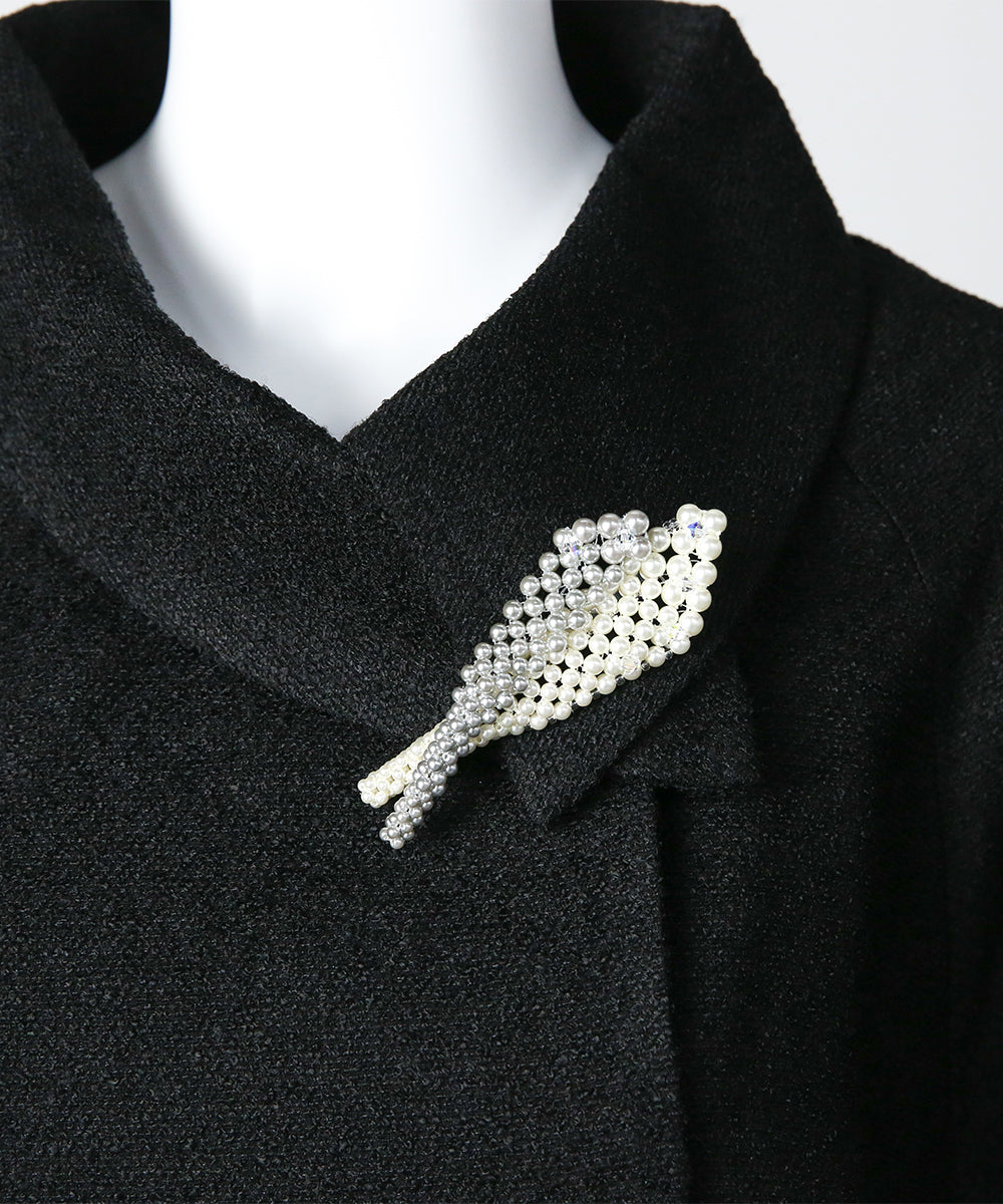 パールビジューデザインブローチ　剣